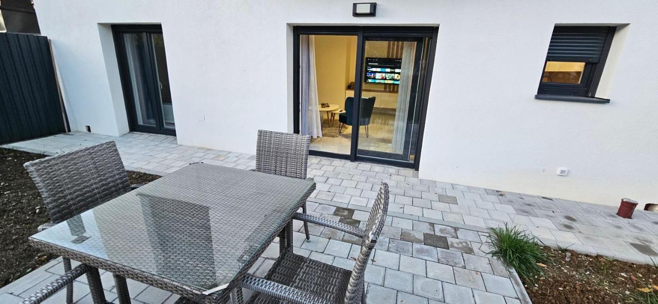 Superior Apartment Lisinski - Private Parking - 2 & 3 Bedroom ザグレブ エクステリア 写真